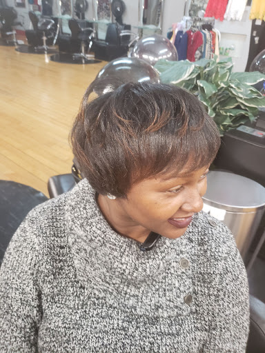 Marcias Beauty Salon - United States