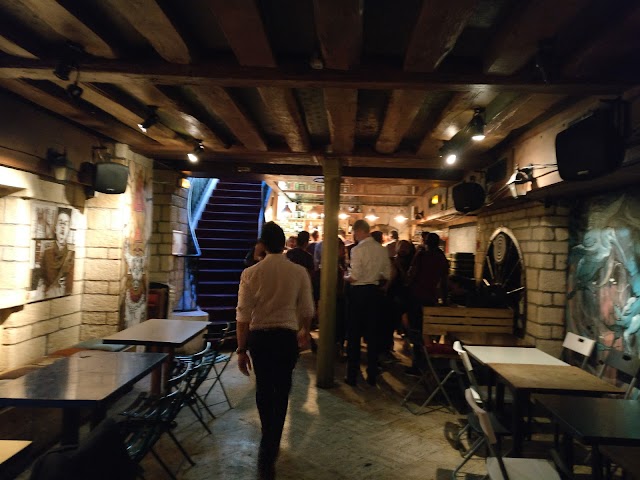 Les Écuries