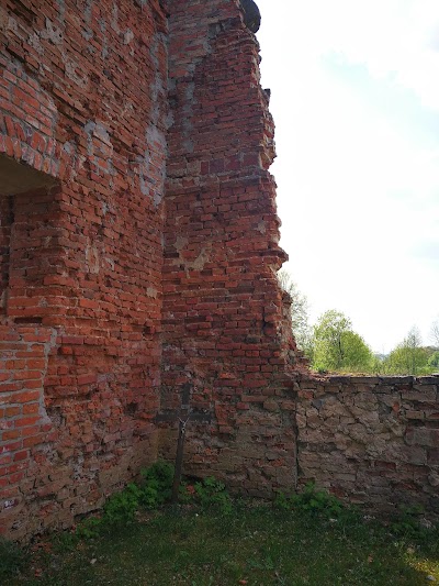 Kalnujų church residues