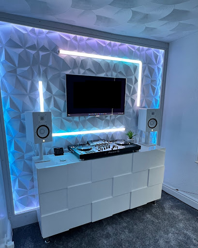 Ryan Electrical Services - Visual