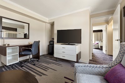 Photos of DoubleTree by Hilton Hotel Milwaukee - Brookfield