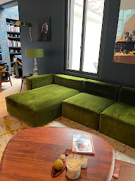 Photo n°2 de PRESTICLEAN PARIS - Nettoyage à domicile de canapés, matelas, tapis, moquettes & autres tissus d’ameublement. à Versailles (Service de nettoyage et d'entretien)