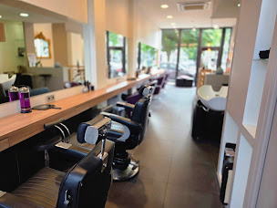 Photo n°7 de Maison Bault - Salon de Coiffure et Barbier ( Anciennement Nathalie Grare coiffure ) à Marcq-en-Baroeul (Barbier)