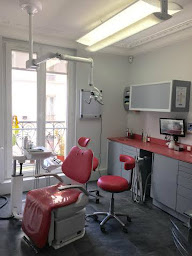 Photo n°2 de Docteur Alice-Laure Weiss - Dentiste à Paris (Dentiste)