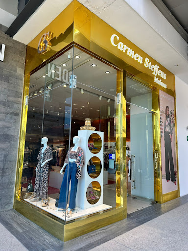 Carmen Steffens Marina Puerto Cancun