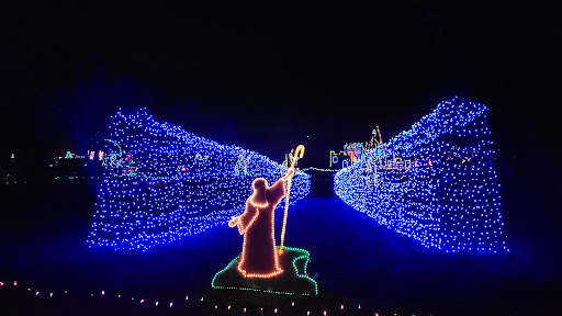 Santa's Ranch Drive Thru Christmas Light Park - United States