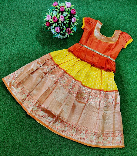 Royal silks - Thumbnail