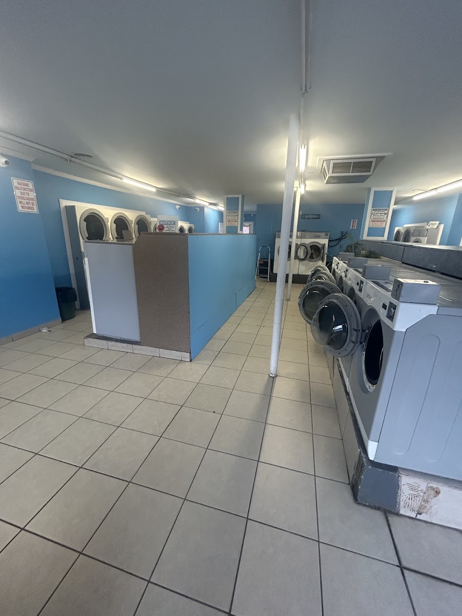 Results facility with washing machines in Minneapolis