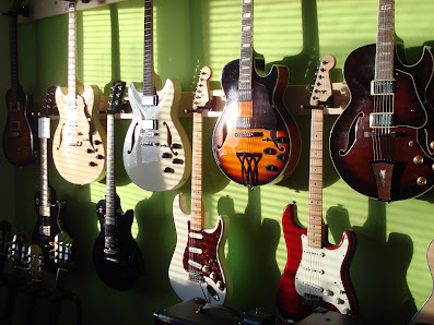 ringomusic.at - guitars & gear Badstraße 20, 4722 Peuerbach, Österreich