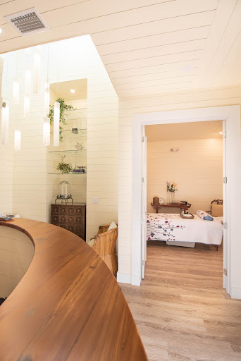 Vale Massage - Visual
