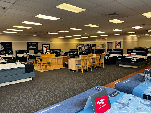 Mattress Firm Clearance Center Oakwood Plaza - Thumbnail