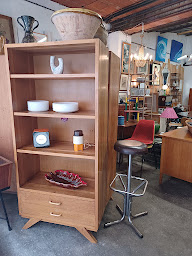 Photo n°12 de BROCANTE à Lisle-sur-Tarn (Magasin)