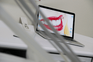 Photo n°1 de Dr Elodie Kernen à Quéven (Parodontiste spécialiste des implants dentaires)