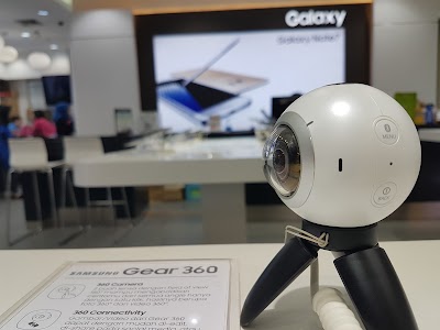 Photos of Samsung Experience Store - Mall Pekanbaru By Best N Cheap