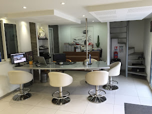 Photo n°5 de Azur Auto Passion spécialiste Mercedes Benz à Villeneuve-Loubet (Atelier de réparation automobile)