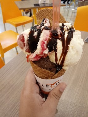 Arlequín Helados y Café, Author: Shizuka Arata