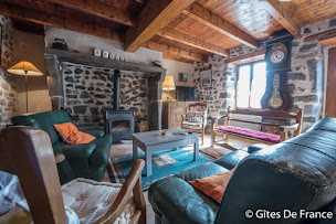 Photo n°4 de Gîte rural les Narcisses (classé Gîtes de France - 3 épis) à Saulzet-le-Froid (Agence de location de maisons de vacances)