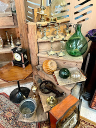 Photo n°19 de Village Antiquités Brocante Rauzan à Rauzan (Magasin de meubles d'occasion)