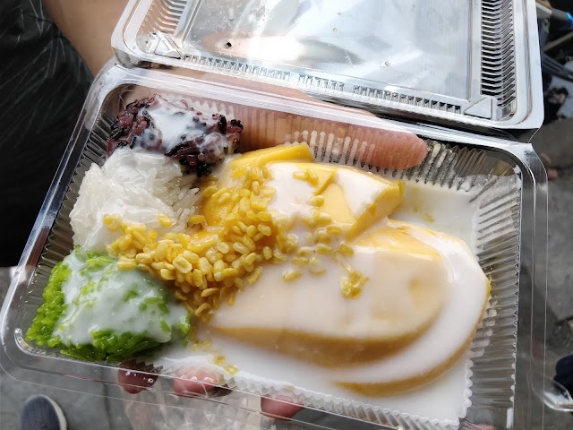 Mae Varee Sweet Sticky Rice with Mango