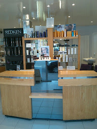 Photo n°3 de VELASQUEZ COIFFURE Bonsecours à Bonsecours (Salon de coiffure)