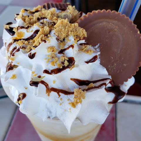 Mad Madeline's Grill by null