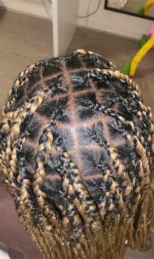 Ḥawwāh-Coiffure à domcile