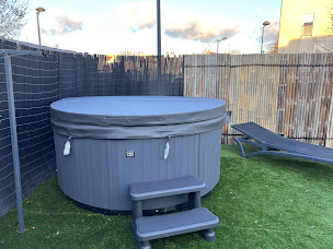 Photo n°16 de Agence Piscines & Spas 60/02 à Villers-Cotterêts (Magasin de matériel pour piscines)