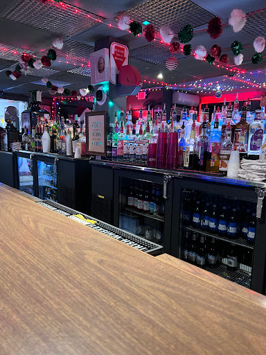 702 Bar - Visual