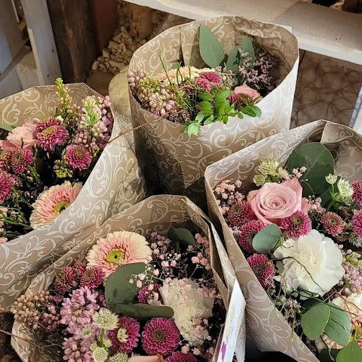 Blumenhandwerk und mehr Simona Puskac - Thumbnail