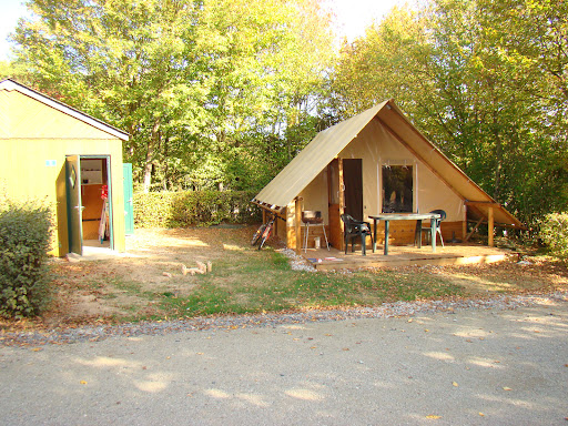 Photo de Village Vacances et Pêche - Camping Villiers Charlemagne à Villiers-Charlemagne (53170)