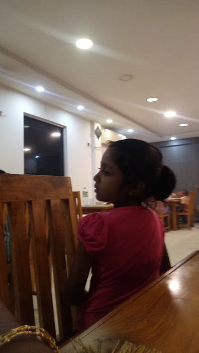 Photos of Chilie's Lathpandura