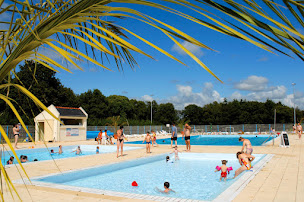 Photo n°35 de Camping Homair - Le Bois de Pleuven à Saint-Yvi (Piscine)