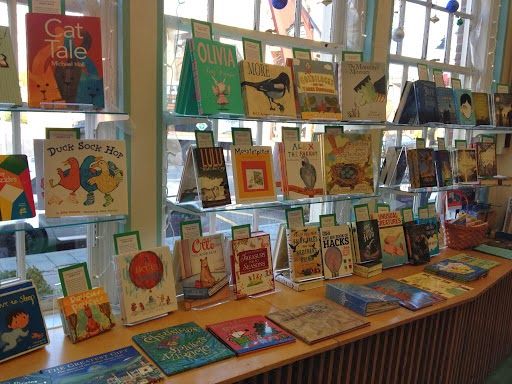 Eight Cousins Books by null