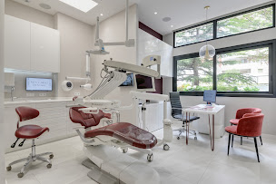 Photo n°2 de Docteur Charles Anton - Chirurgien Dentiste à Levallois-Perret (Dentiste)