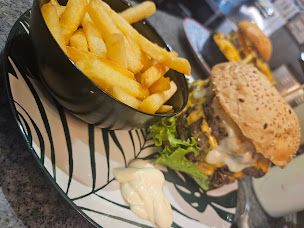 Photo n°1 de LA FORGE à Vignoux-sur-Barangeon (Restaurant de hamburgers)