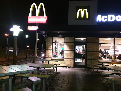 McDonald's Linköping, Valla Rydsvägen 1, 584 31 Linköping, Sverige