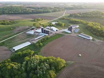 Eagle Valley Farms 40268 205th Ave, Pittsfield, IL 62363