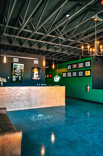 Divots Golf Lounge