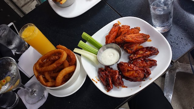 Blue Line Lounge & Grill