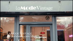 Photo n°1 de - La Mode Vintage - Boutique de vêtements et accessoires vintage de grandes marques - Vintage luxe - à Paris (Magasin de vêtements vintage)