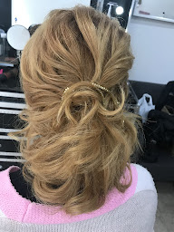 Photo n°15 de Le Coin Des Artistes à Toul (Salon de coiffure)