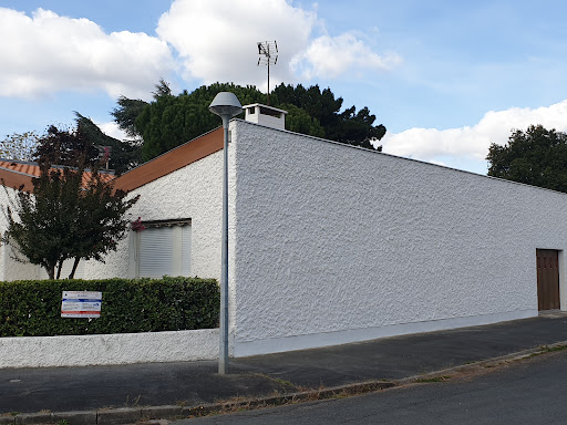 Photo de Mr BEAU . Gouttière alu . Habillage pvc . Peintre . Couvreur. Toiture . rénovation de toiture. à Sallebœuf (33370)