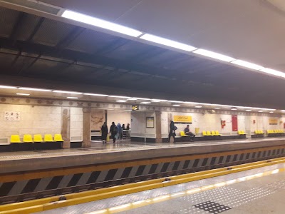 Photos of Shahrak-e Ekbatan Metro Station