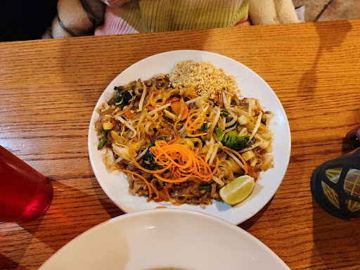 Summit Thai - Visual
