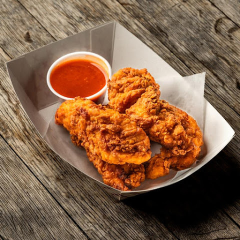 Vogue Tavern by null