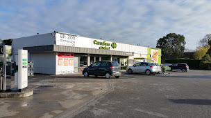 Photo n°2 de Carrefour Contact à Le Tour-du-Parc (Magasin d'alimentation bio)