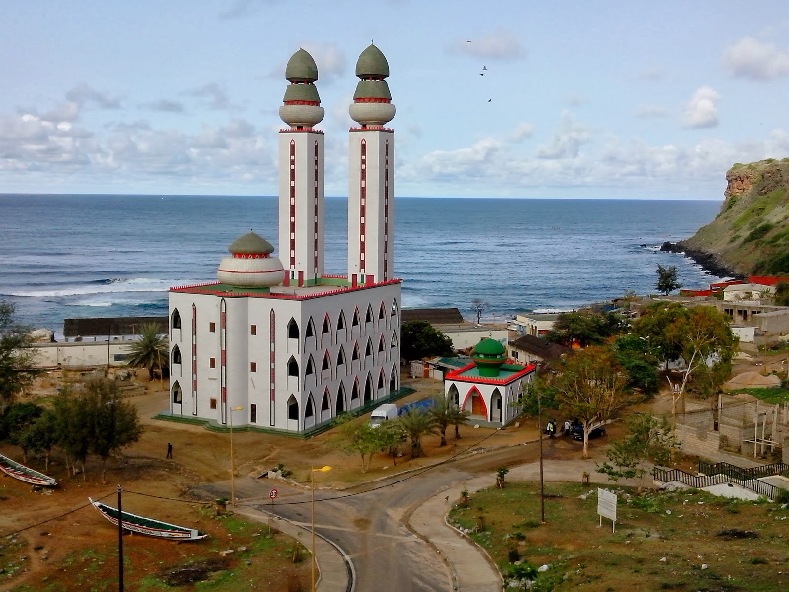 The stunning architecture of Senegal&#039;s &#039;Mosque of Divinity&#039;