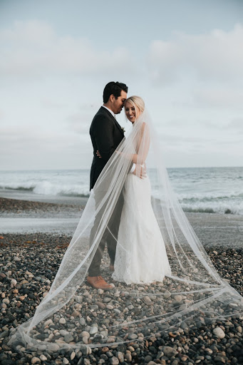 MIRABILIS BAY AREA BRIDAL STORE - Thumbnail