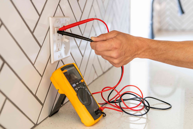 Deluxe Electrical LLC