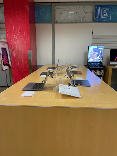 Ace Tech Store - Visual